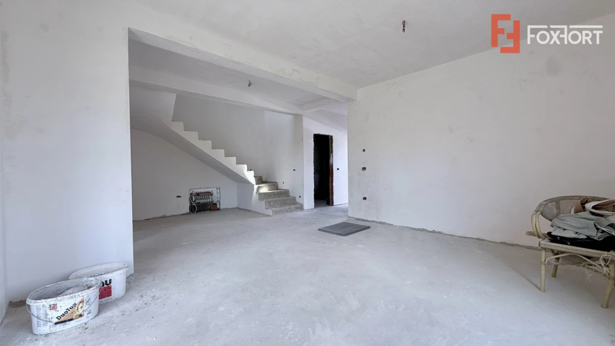 Duplex de vanzare, 4 camere despartit prin garaj - toate utilitatile Mosnita - 3