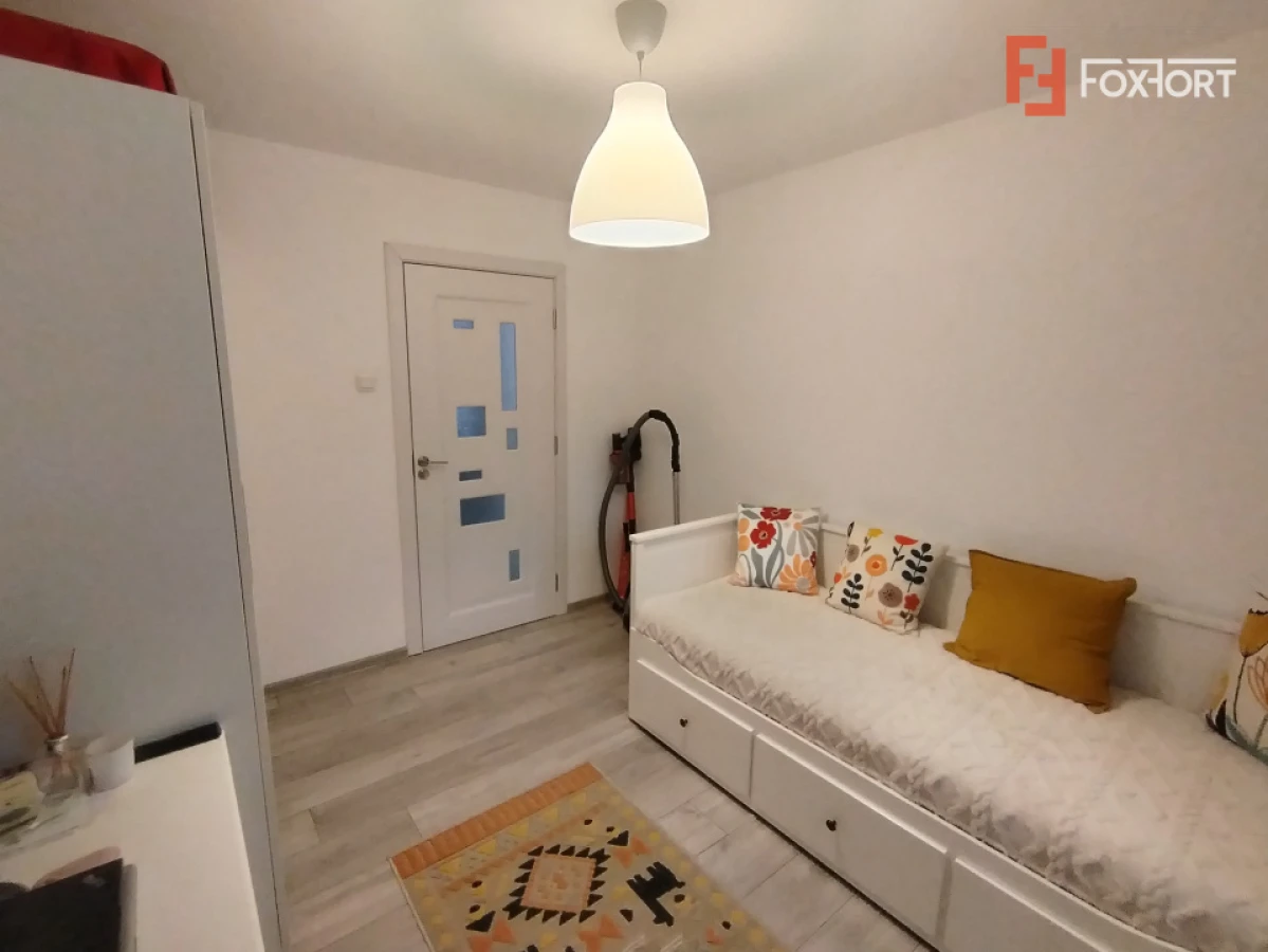 Apartament cu 3 camere si garaj de vanzare in Timisoara, zona P-ta Doina - 9