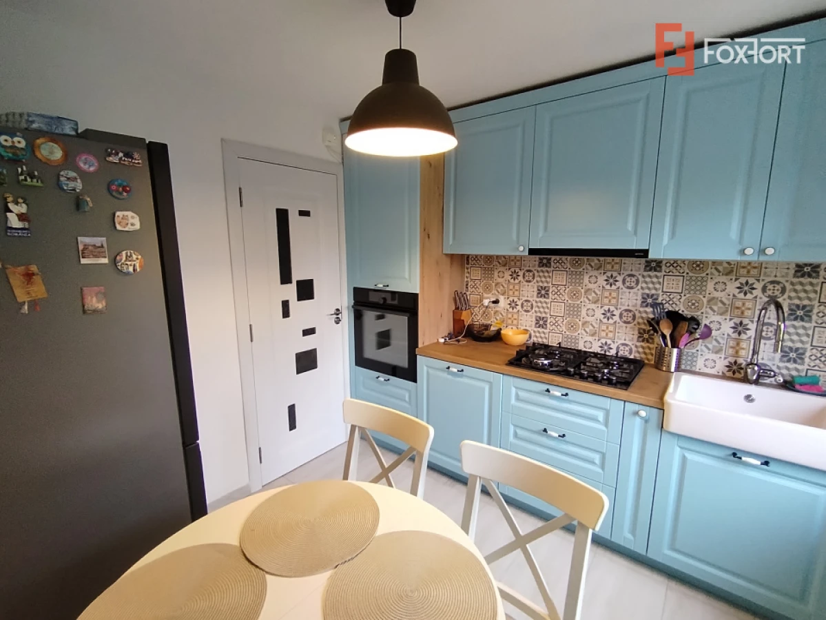 Apartament cu 3 camere si garaj de vanzare in Timisoara, zona P-ta Doina - 2