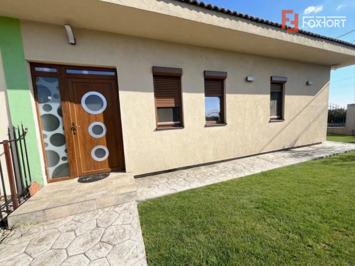 Casa individuala cu 3 camere, zona Mosnita Noua - 1