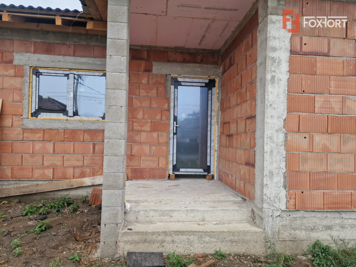 Duplex de vanzare cu 3 camere, localitate Izvin - 2