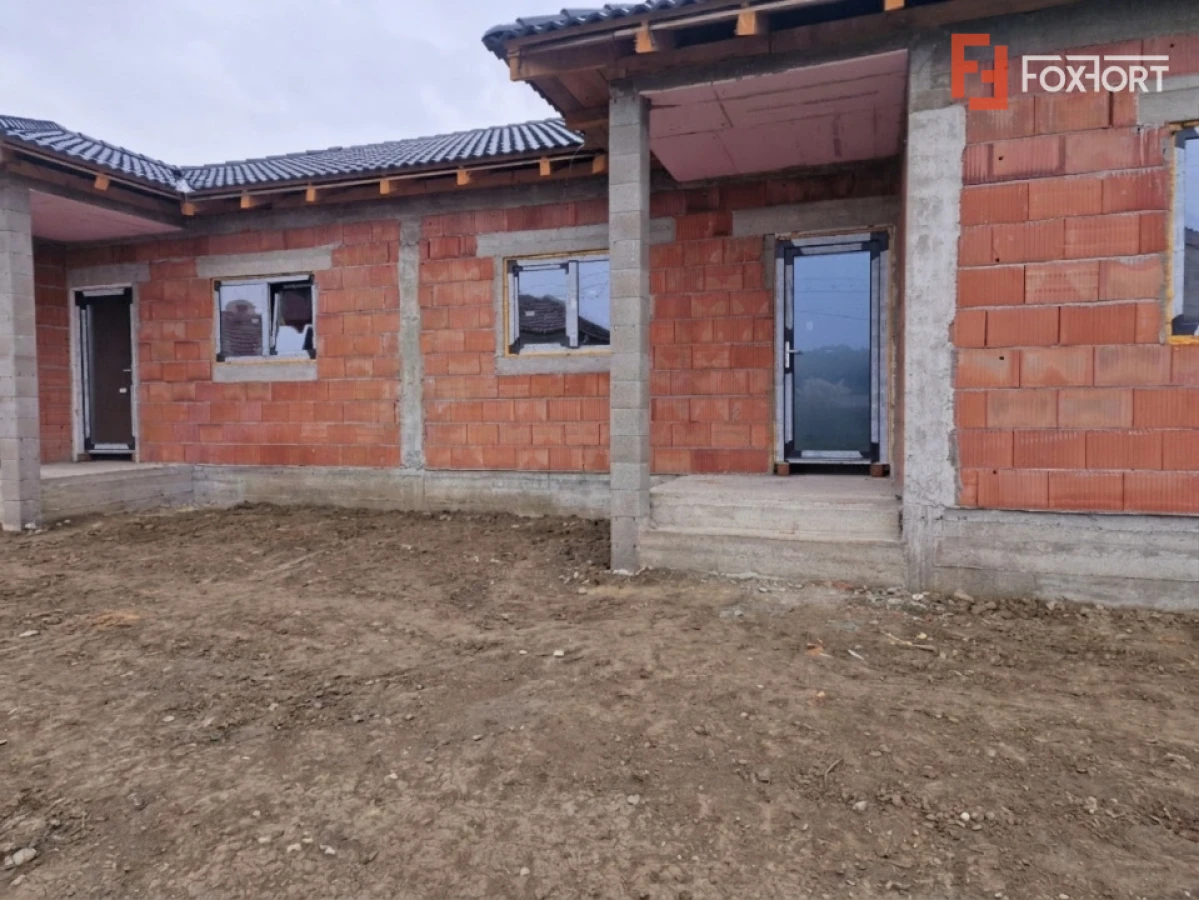 Duplex de vanzare cu 3 camere, localitate Izvin - 1