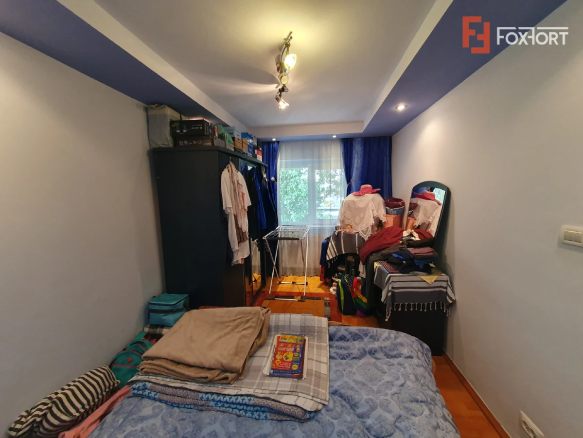 Apartament 3 camere, etaj 1, centrala proprie, bloc izolat - Zona Kiriac - 9