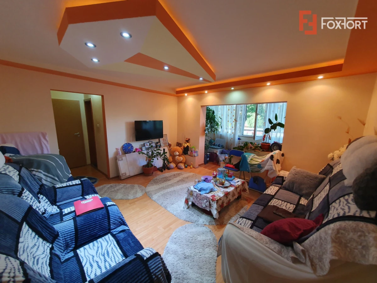 Apartament 3 camere, etaj 1, centrala proprie, bloc izolat - Zona Kiriac - 1