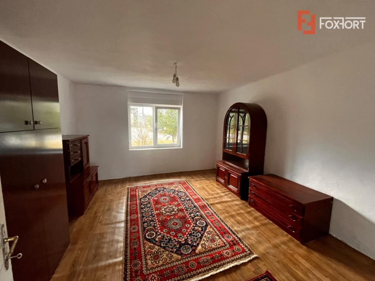 Casa cu teren de 1438 mp de vanzare - Recas - 2