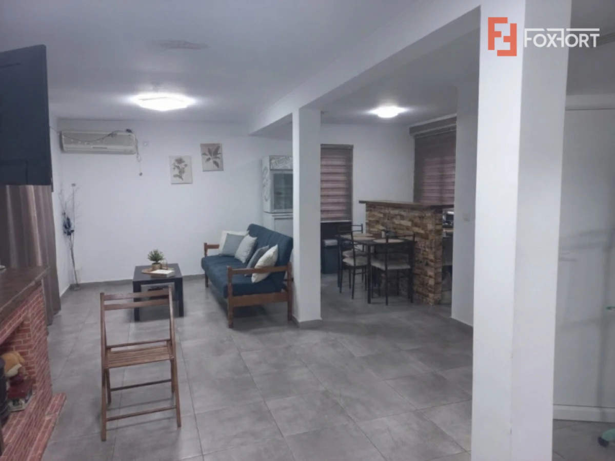 Potential de dezvoltare in 5-6 parcele 3.000 mp in Plopi | Front 27 m - 7