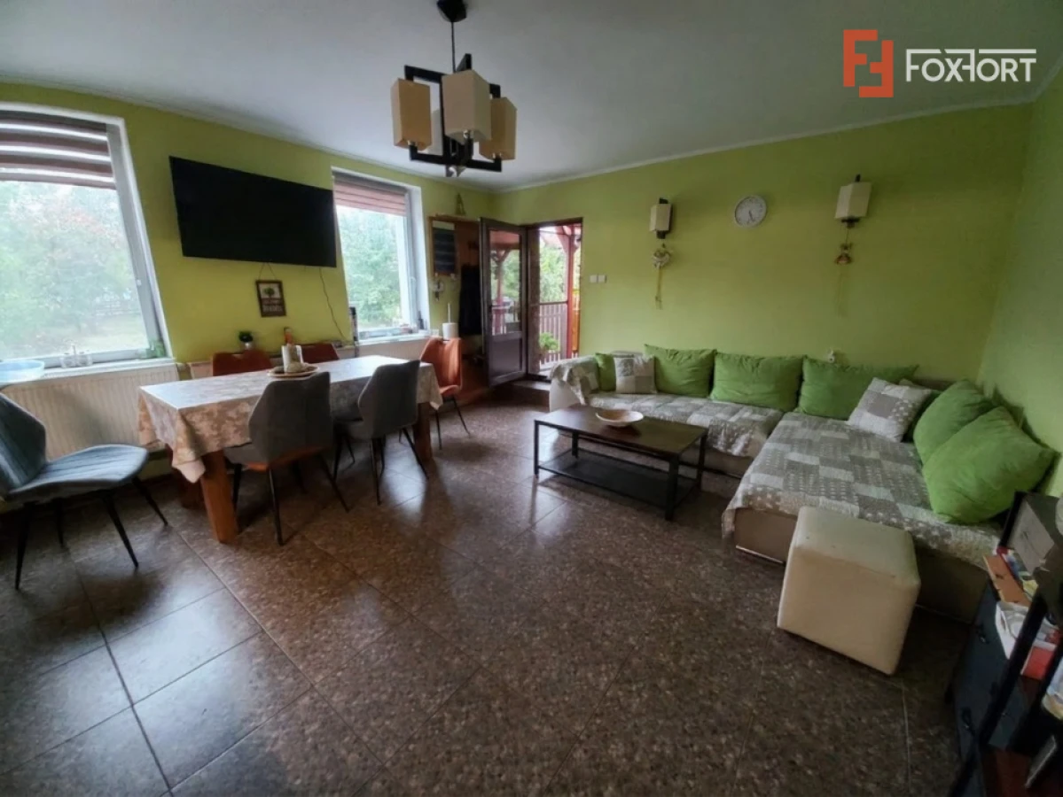 Potential de dezvoltare in 5-6 parcele 3.000 mp in Plopi | Front 27 m - 2