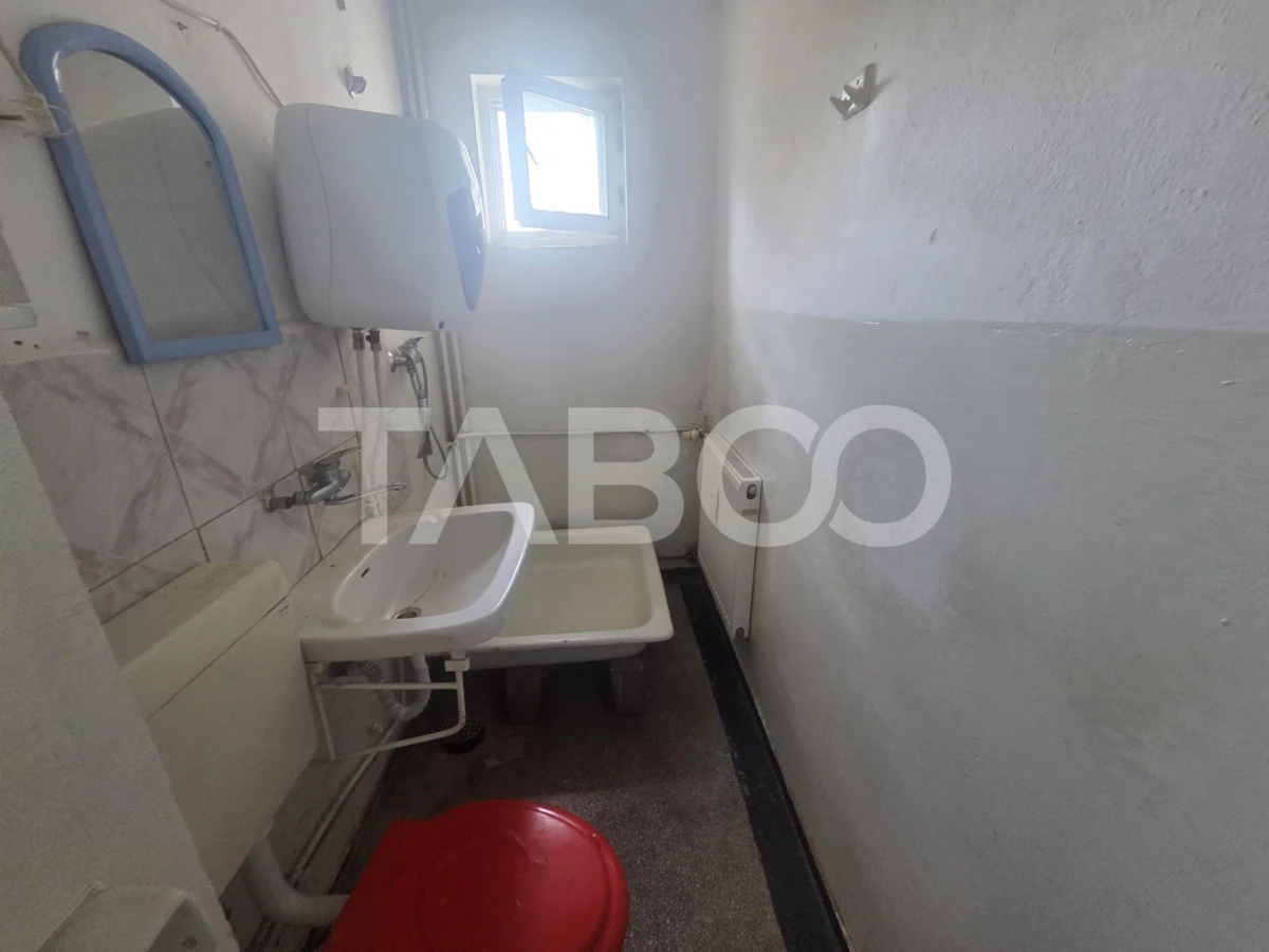 Apartament decomandat 2 camere 40 mpu etaj 2 zona 13 Decembrie - 5