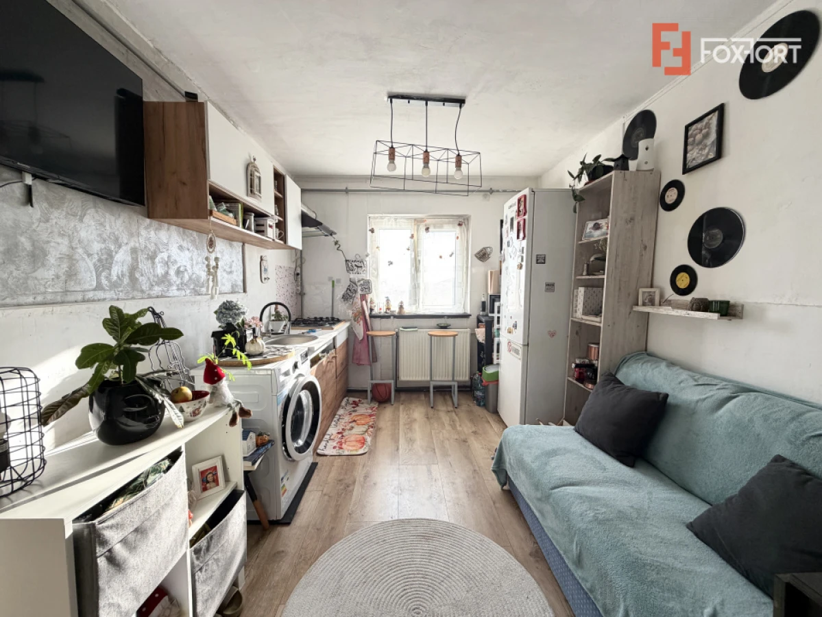 Apartament cu 2 camere - 50 mp, semidecomandat, zona Sagului - 10