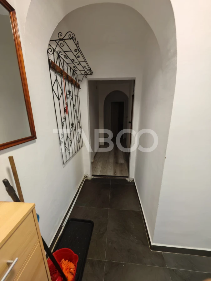 Apartament cu 2 camere de vanzare decomandat la cheie cartierul Gruia - 3