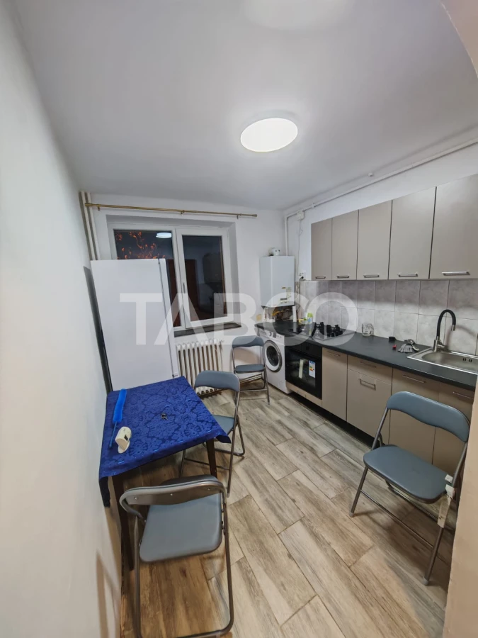 Apartament cu 2 camere de vanzare decomandat la cheie cartierul Gruia - 2