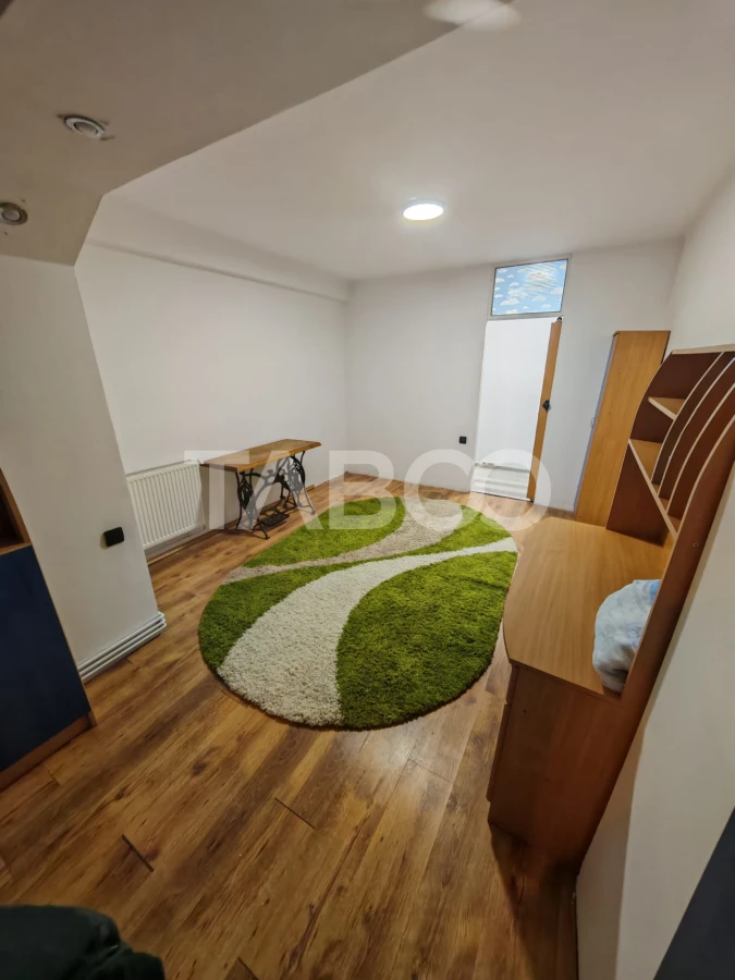 Apartament cu 2 camere de vanzare decomandat la cheie cartierul Gruia - 1