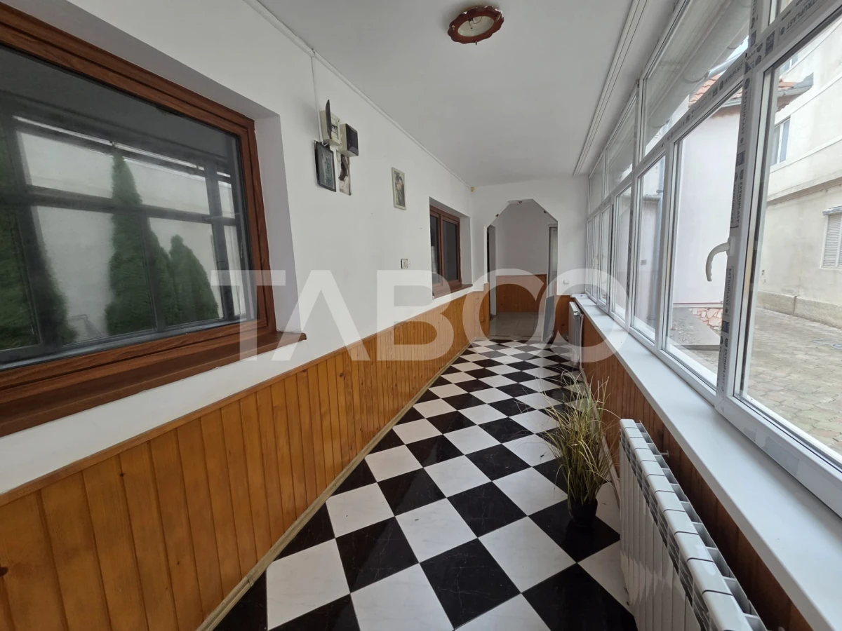 Casa 4 camere de vanzare zona Negoiu singur in curte - 10