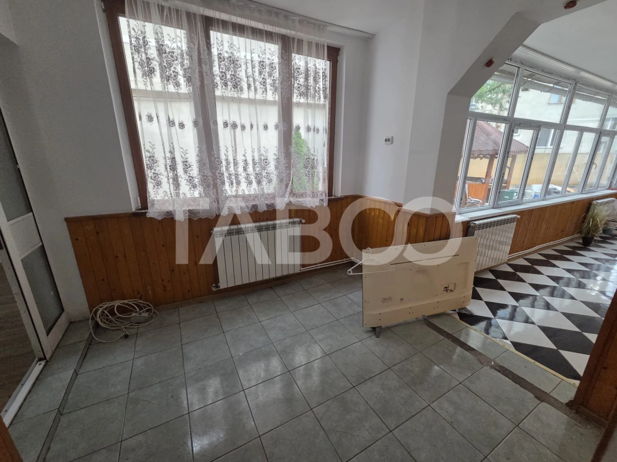 Casa 4 camere de vanzare zona Negoiu singur in curte - 9
