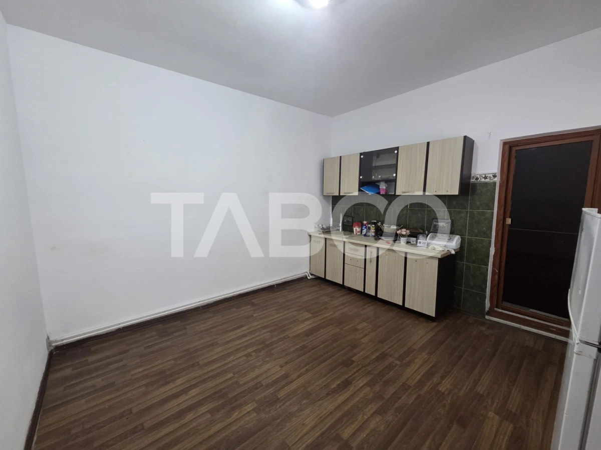 Casa 4 camere de vanzare zona Negoiu singur in curte - 7