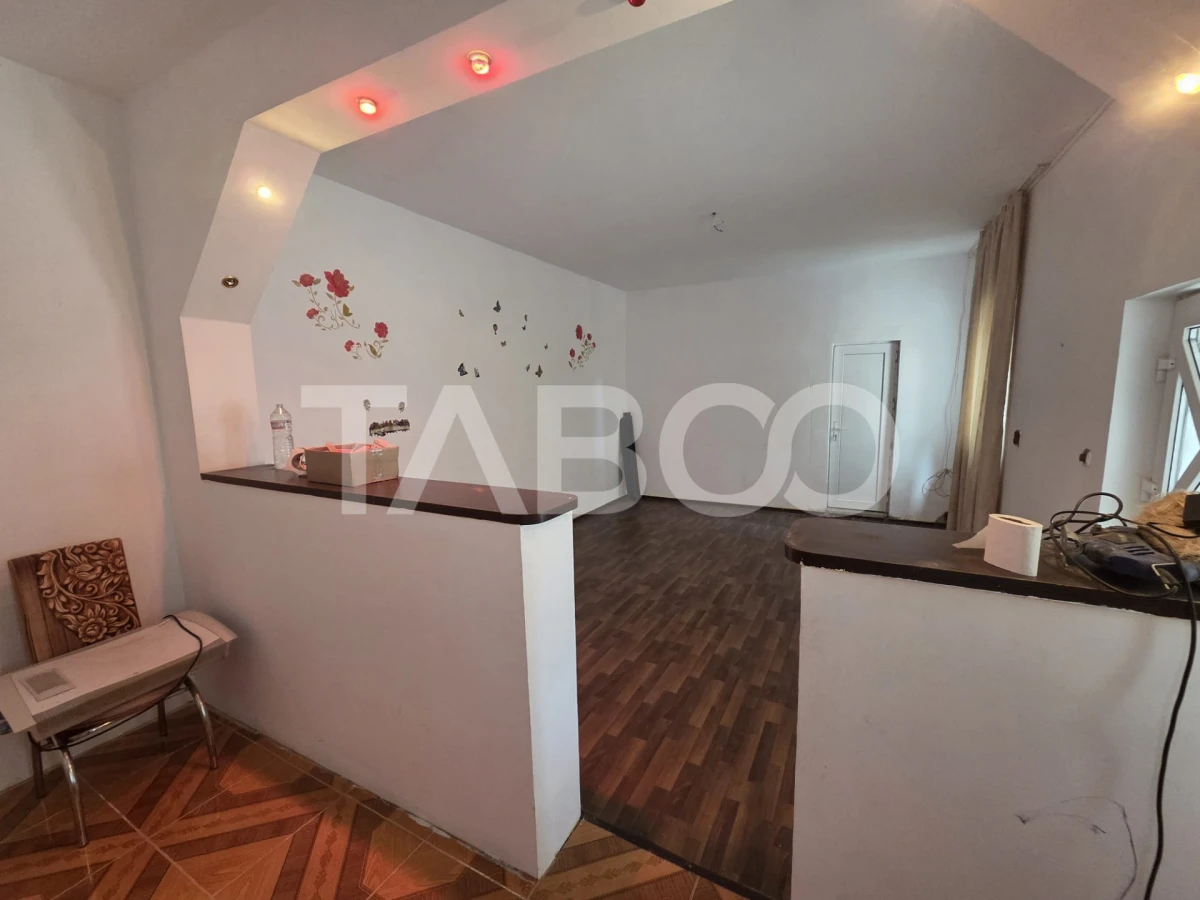 Casa 4 camere de vanzare zona Negoiu singur in curte - 6