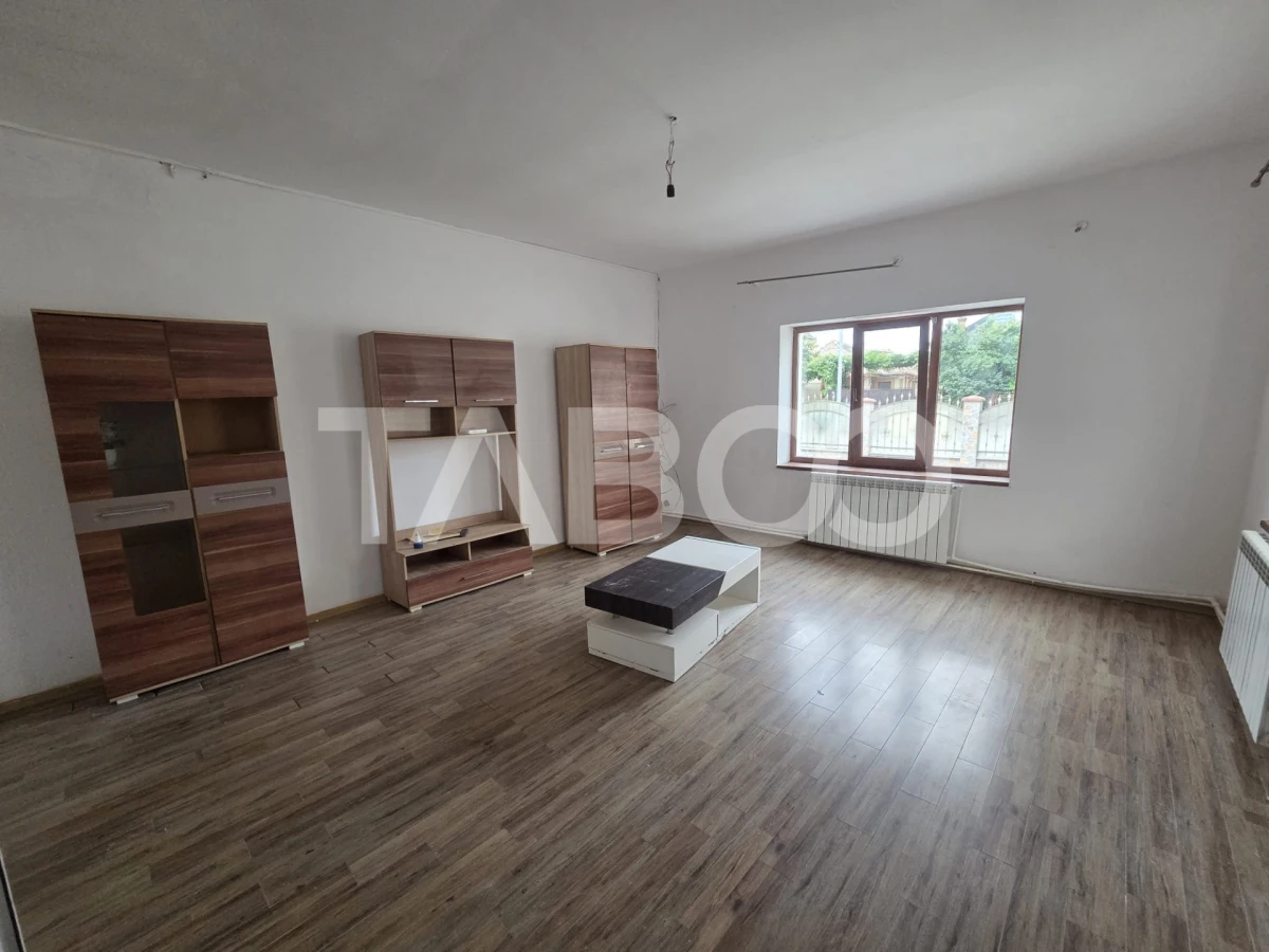 Casa 4 camere de vanzare zona Negoiu singur in curte - 3
