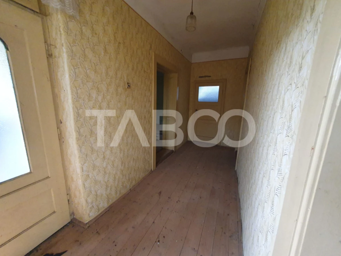 Casa de vanzare in Mandra 140 mp utili curte sura anexe 3 beciuri - 4