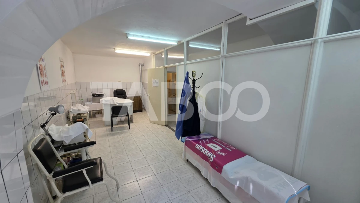 Spatiu comercial cabinet zona ultracentrala Sebes - 1