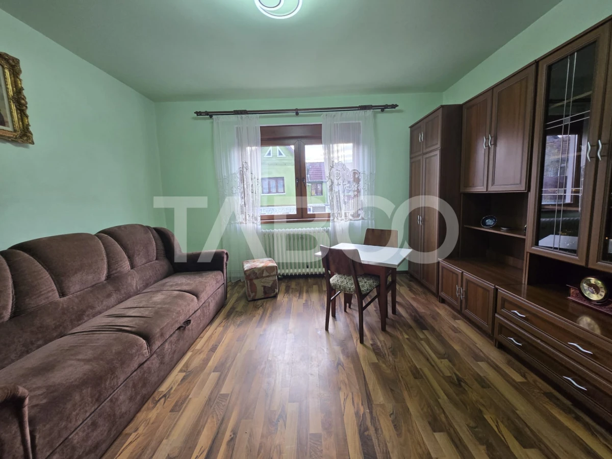 Casa individuala de vanzare 120mp 4 camere si curte 1310mp Gusterita - 3