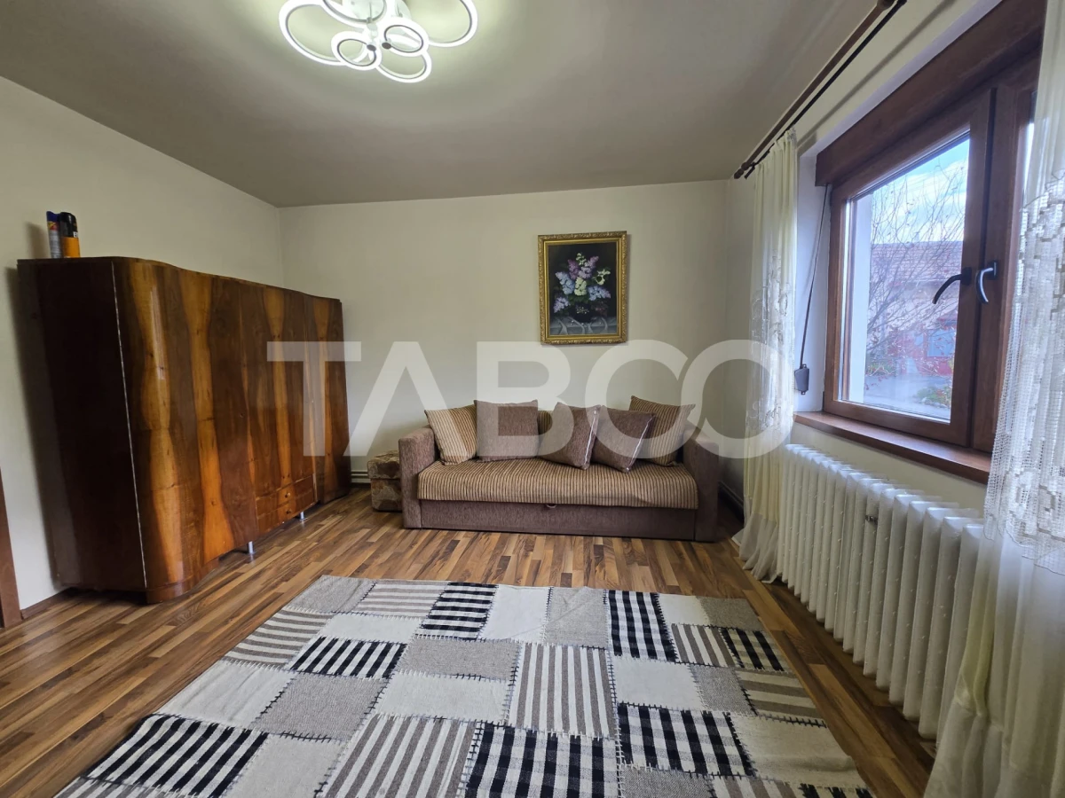 Casa individuala de vanzare 120mp 4 camere si curte 1310mp Gusterita - 1