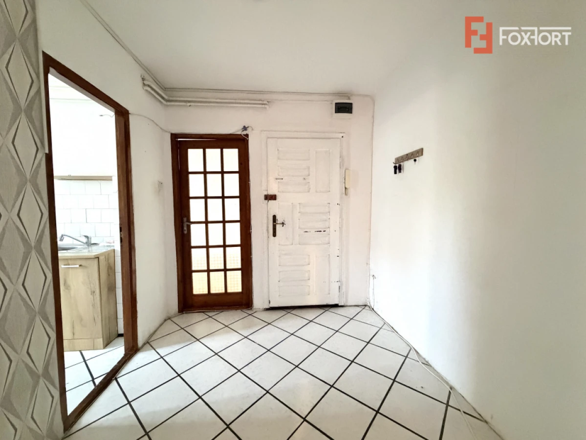 Apartament cu 2 camere nemobilat, centrala proprie - zona Torontalului - 8