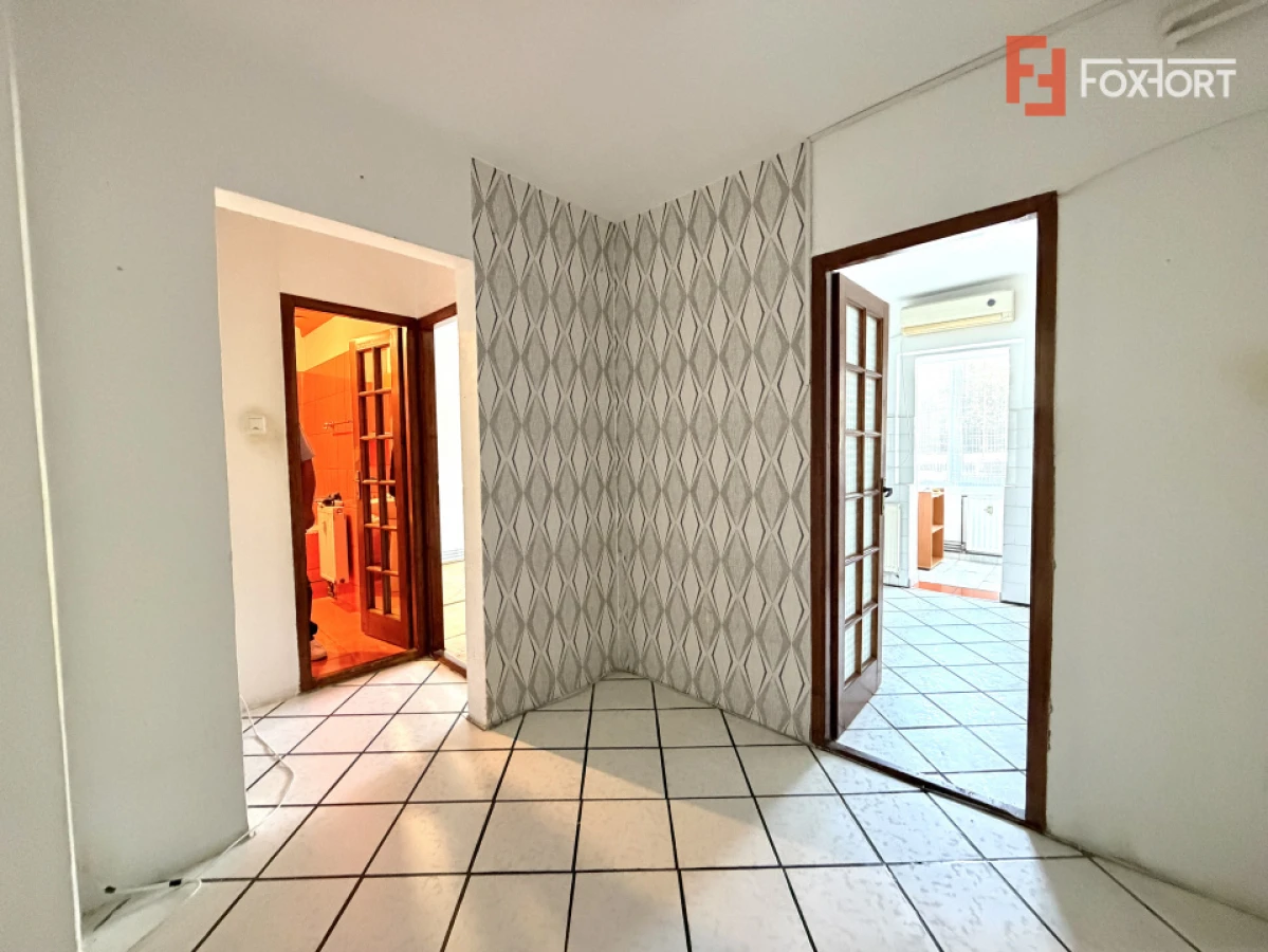 Apartament cu 2 camere nemobilat, centrala proprie - zona Torontalului - 6