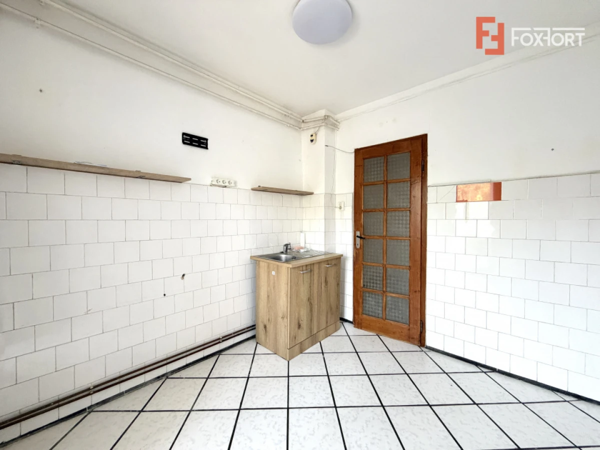 Apartament cu 2 camere nemobilat, centrala proprie - zona Torontalului - 5