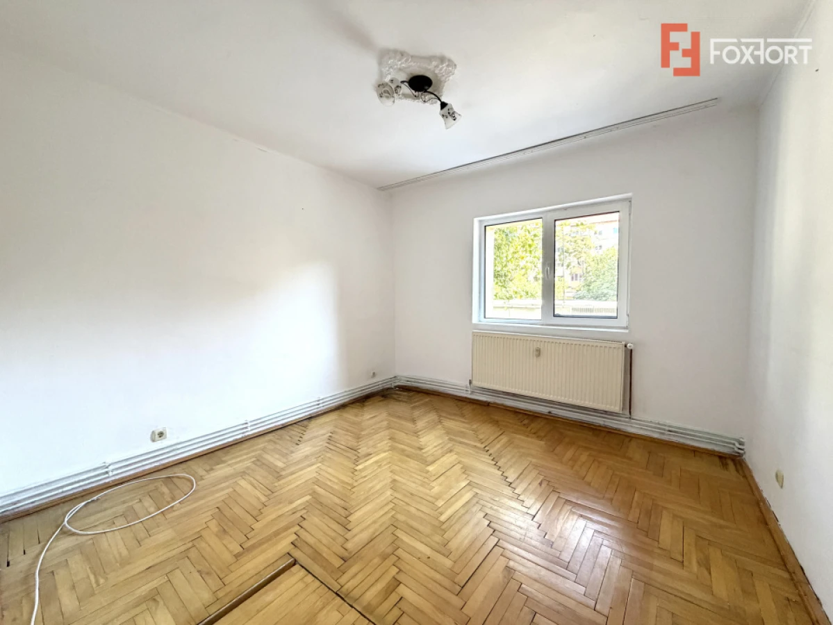 Apartament cu 2 camere nemobilat, centrala proprie - zona Torontalului - 2