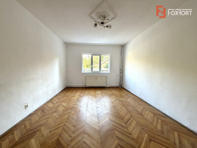 Apartament cu 2 camere nemobilat, centrala proprie - zona Torontalului