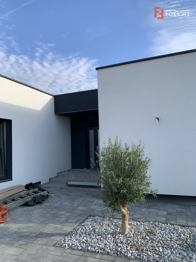 Casa individuala cu 4 camere si teren de 675 mp, zona Dumbravita - 2