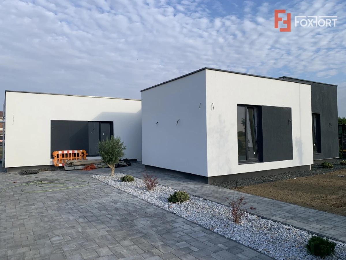 Casa individuala cu 4 camere si teren de 675 mp, zona Dumbravita - 1