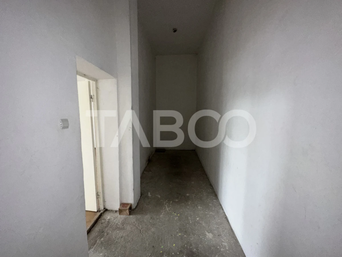 Spatiu comercial 110 mp de inchiriat strada Semaforului - 10