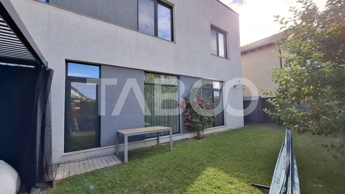 Casa moderna de vanzare tip qvadruplex 3 in 1 in Selimbar Sibiu - 1