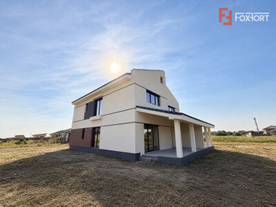 Duplex despartit prin camera tehnica, 5 camere, teren de 308 in Sanandrei