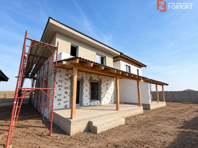 Duplex cu 4 camere Parter + Etaj, zona Sanandrei