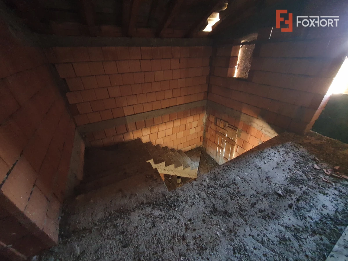 Casa individuala la rosu, intabulata - Uliuc - Sacosu Turcesc - 10