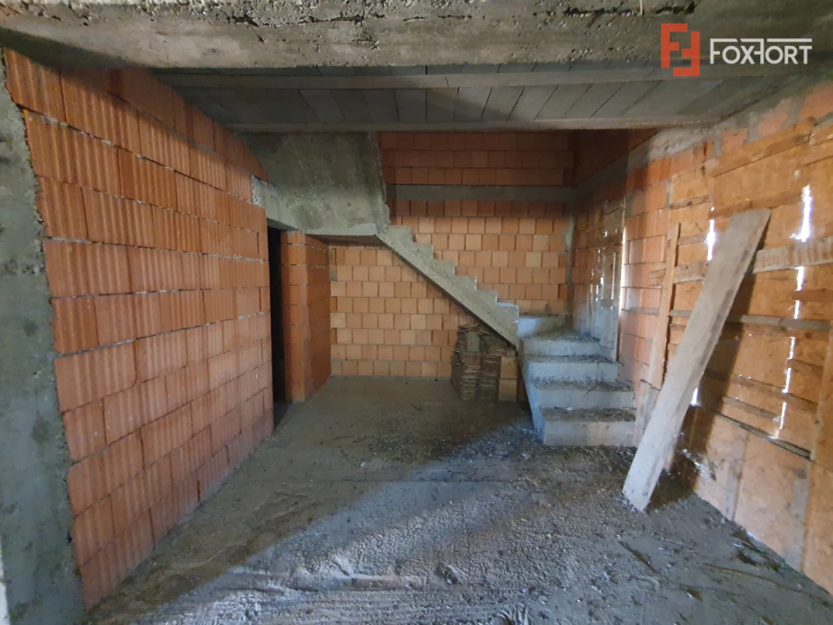 Casa individuala la rosu, intabulata - Uliuc - Sacosu Turcesc - 8