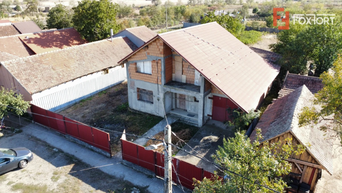 Casa individuala la rosu, intabulata - Uliuc - Sacosu Turcesc - 3