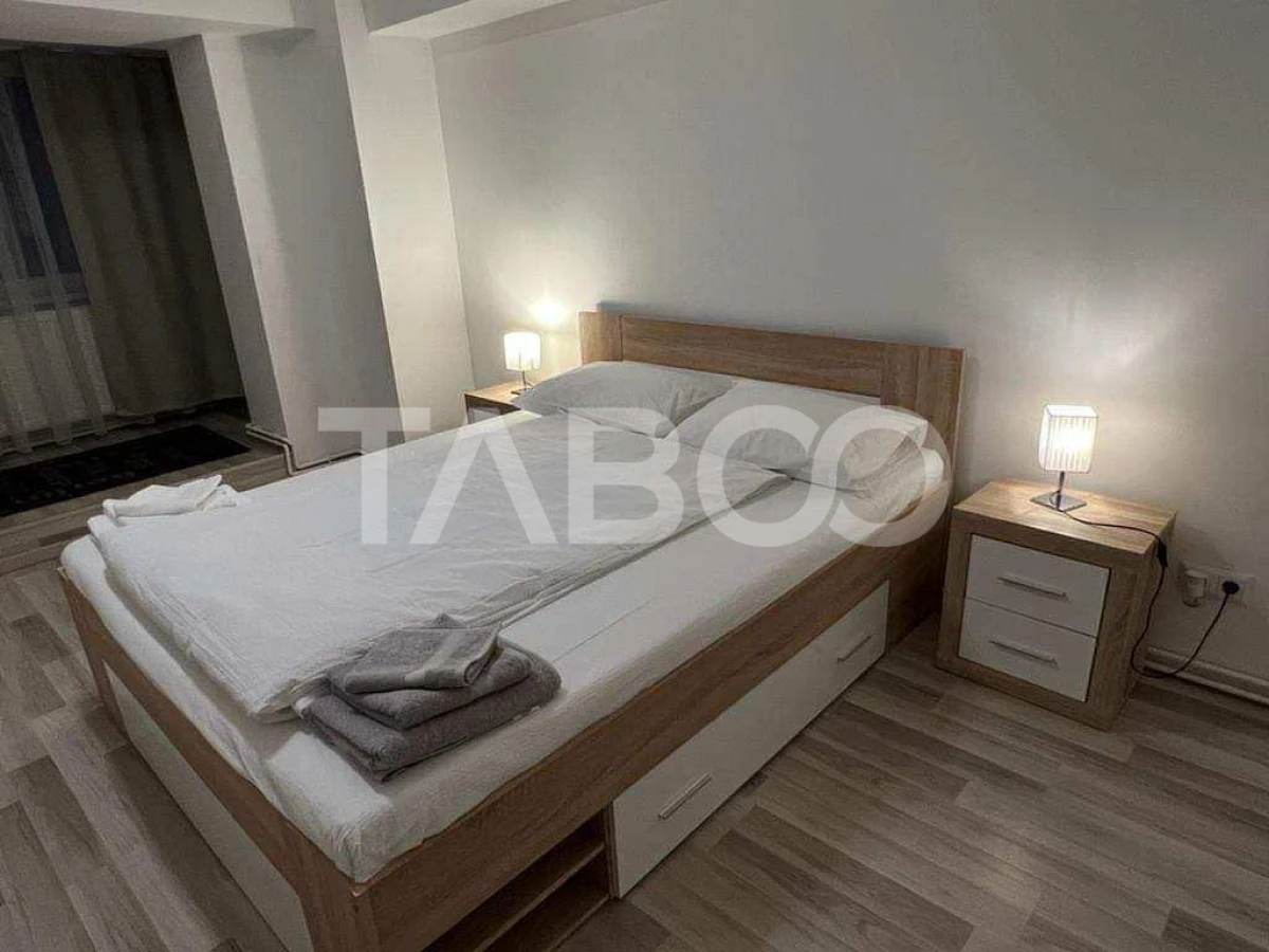 Apartament modern de inchiriat 3 camere etaj 1 Centru - Constitutiei - 1