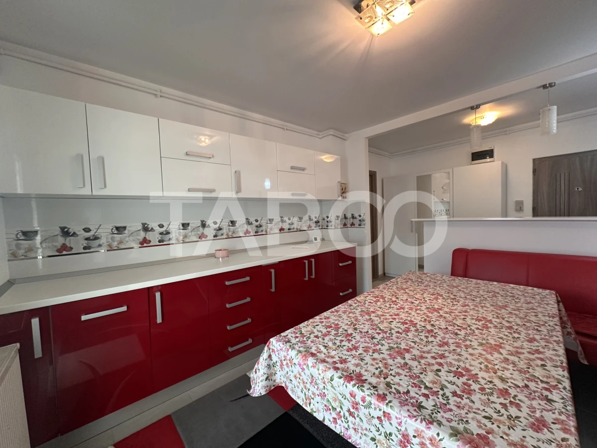 Apartament renovat de inchiriat 2 camere 2 balcoane Central Sibiu - 4