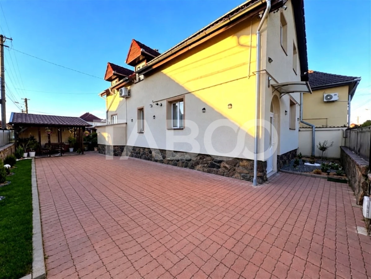 Casa individuala de vanzare cu 2 fronturi stradale zona Tiglari Sibiu - 1