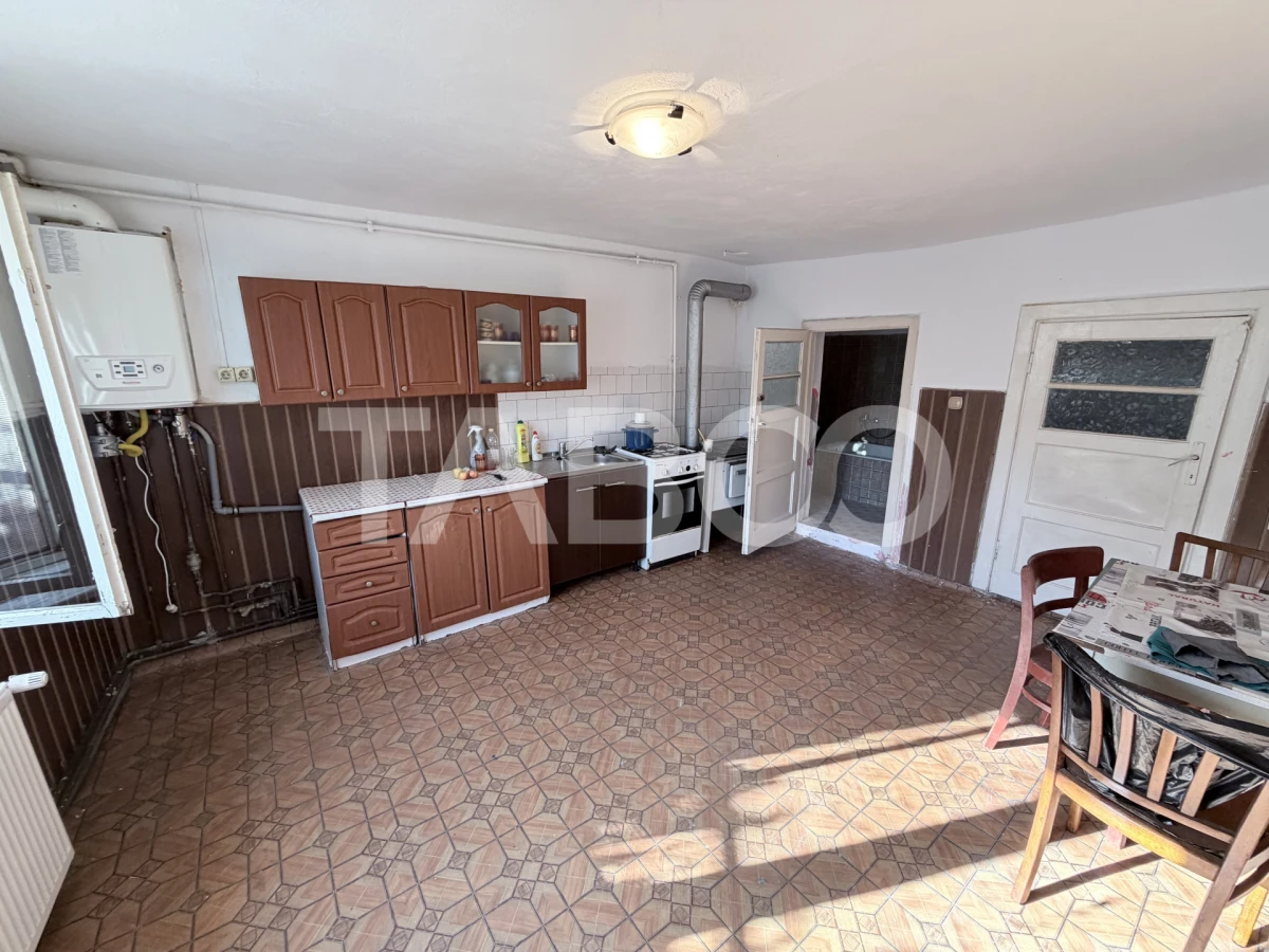 Casa individuala 500 mp teren cu acces auto in curte in Sura Mare - 5