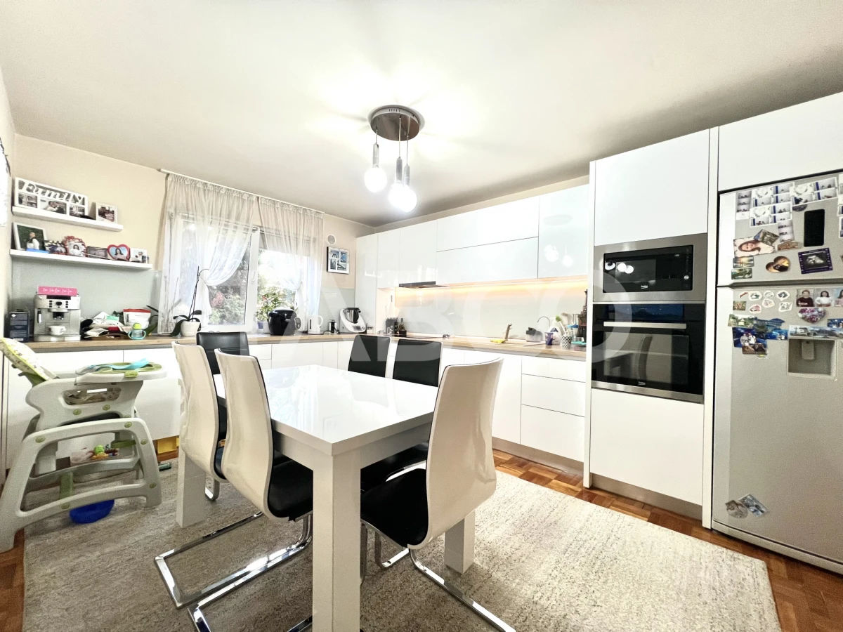 Apartament cu 3 camere in Marasti 100 mp 2 bai bloc izolat zona Farmec - 3