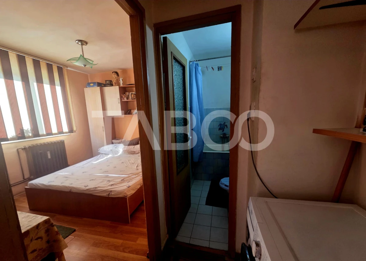 Apartament 3 camere semidecomandat etaj 3 zona 13 Decembrie 50 mpu - 6