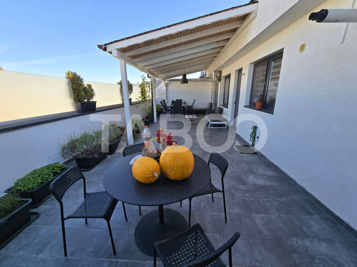 Penthouse 4 camere mobilat 2 bai 2 parcari terasa 72 mp Turnisor Sibiu - 1