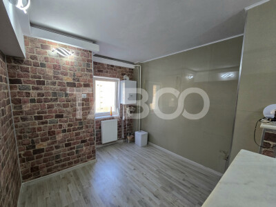 Apartament 3 camere decomandat 2 bai balcon Mihai Viteazul Sibiu