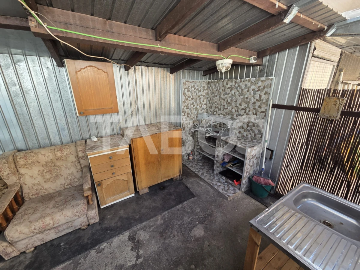 Casa 2 camere curte comuna de vanzare zona Centrala 47 mp utili - 7