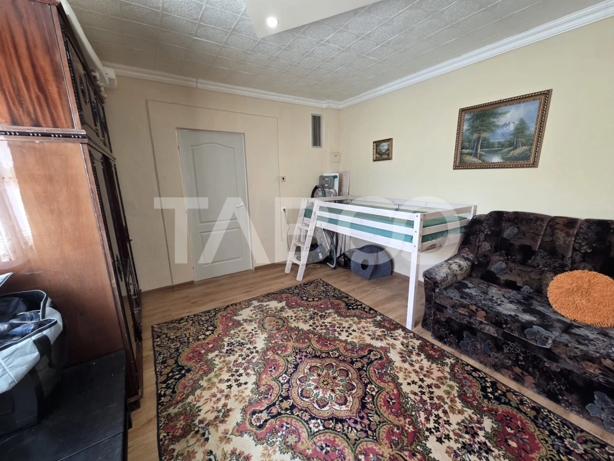 Casa 2 camere curte comuna de vanzare zona Centrala 47 mp utili - 4