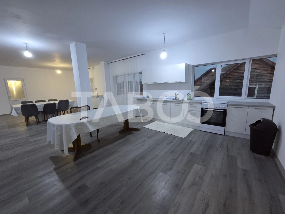 Casa de inchiriat 9 camere 5 bai pretabil Compani / Muncitori - 1